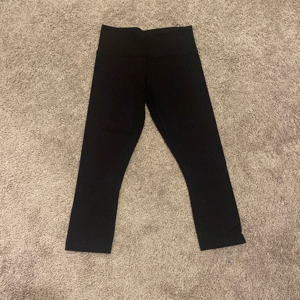 Lightly worn lululemon leggings. Size 2.